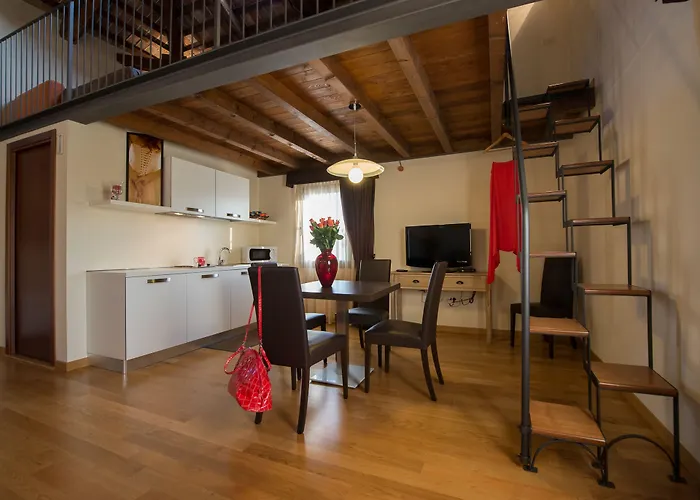 ゲストハウス レジデンス カ ベレガーナ 3*